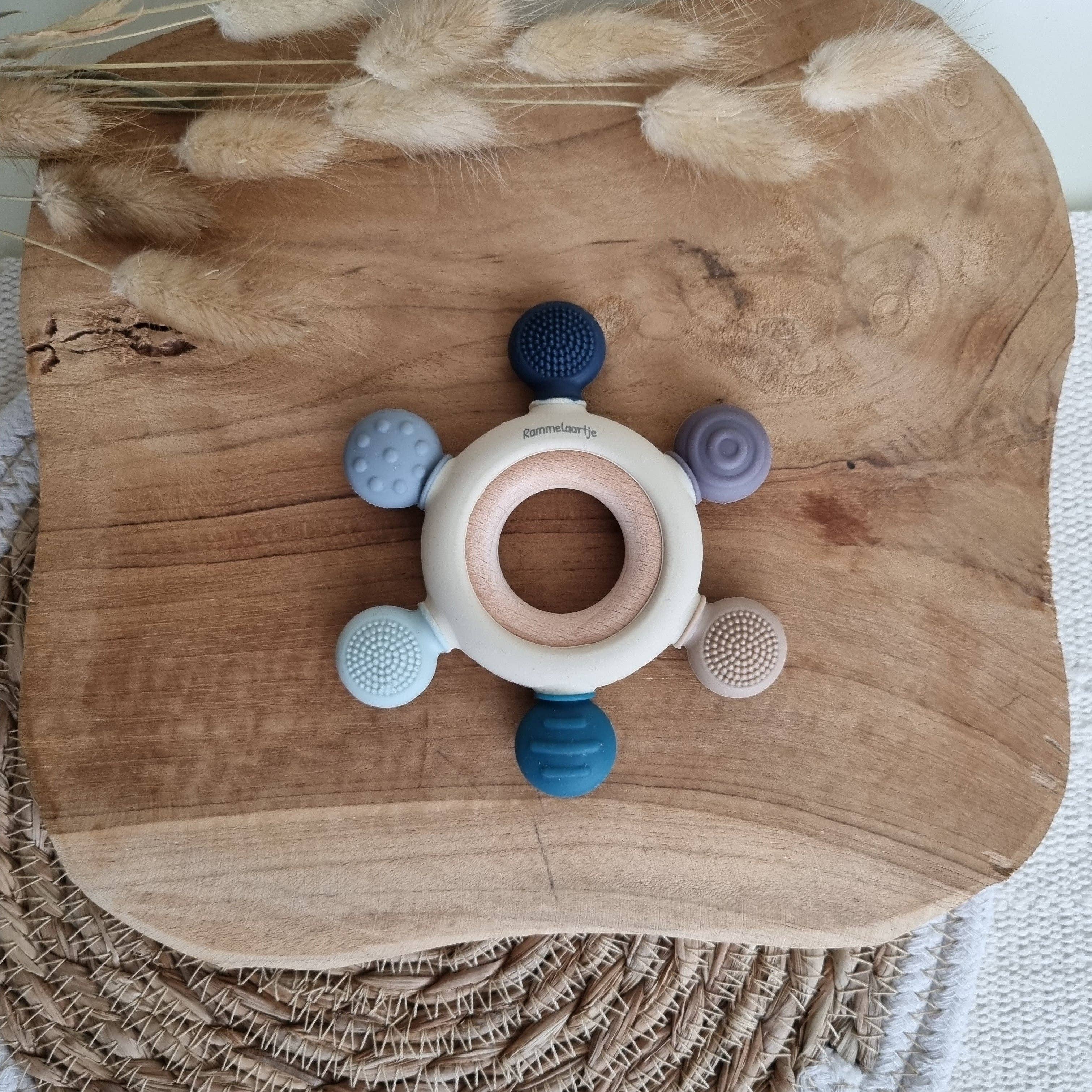 Multifarvet blå silicone bidering med bøgetræ