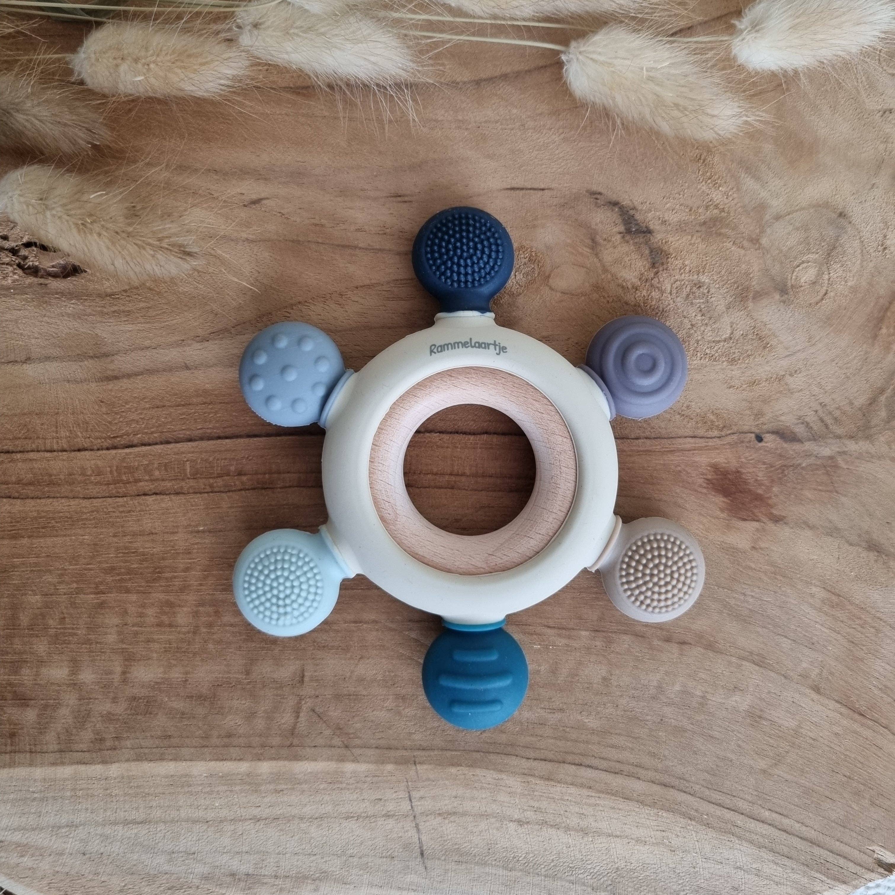 Multifarvet blå silicone bidering med bøgetræ