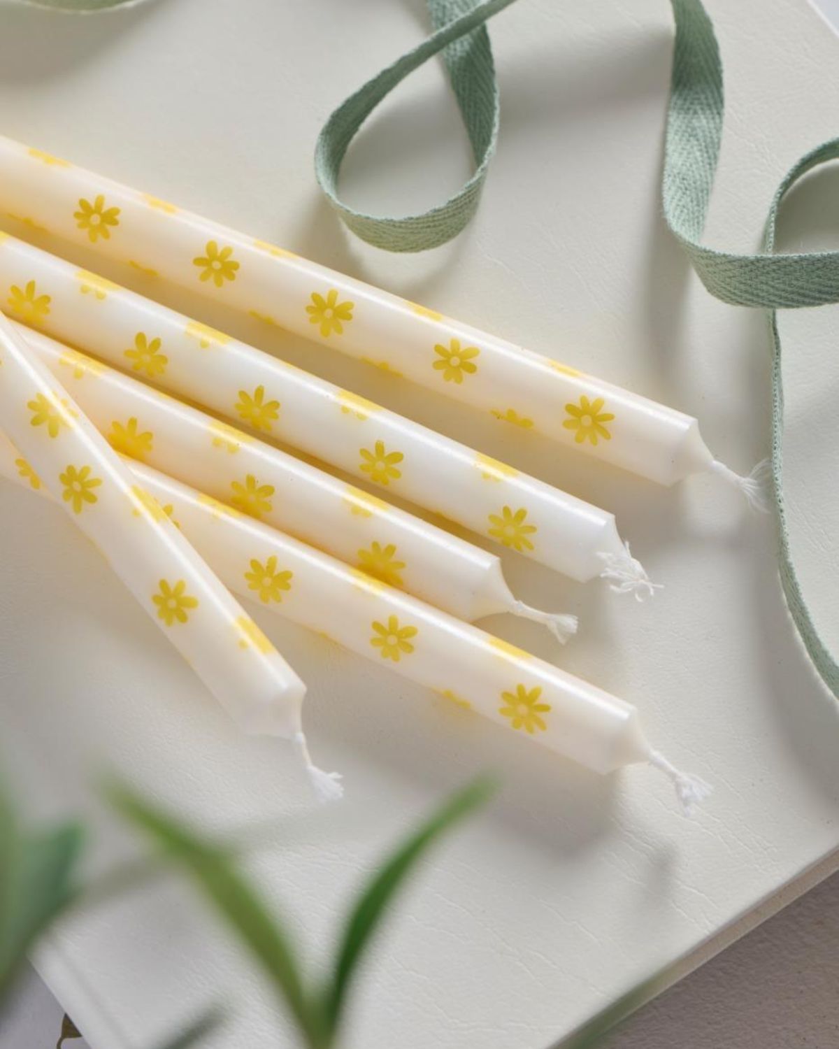 Kertelys m/gule blomster